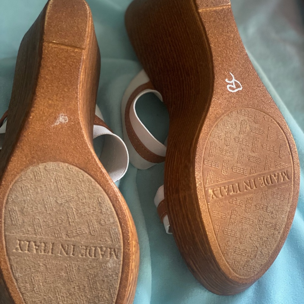Shoes ! 🧡🤎🤍 - Picture 6 of 6